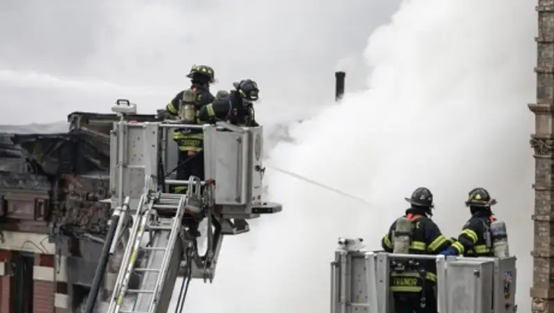 Из-за взрыва газа в Нью-Йорке обрушился третий дом