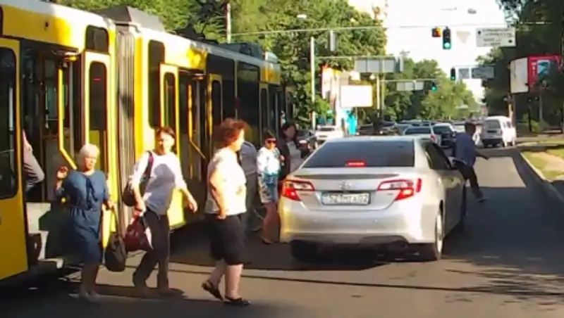 Как водители относятся к пассажирам общественного транспорта