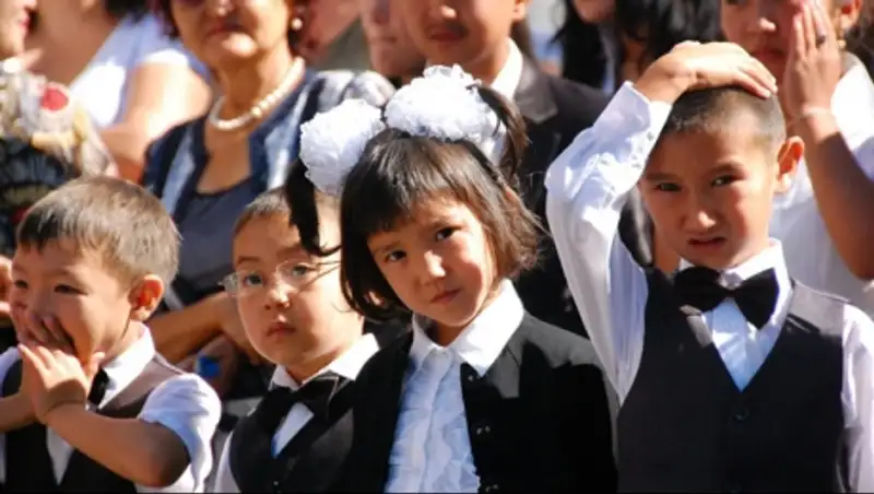 В РК планируется снизить импорт школьной формы до 50% к 2020 году