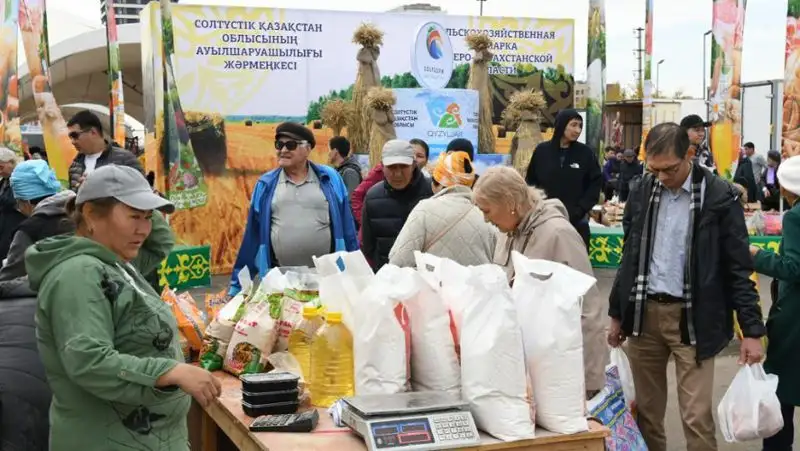Ярмарка сельхозпроизводителей проходит в столице, фото - Новости Zakon.kz от 08.10.2022 17:52