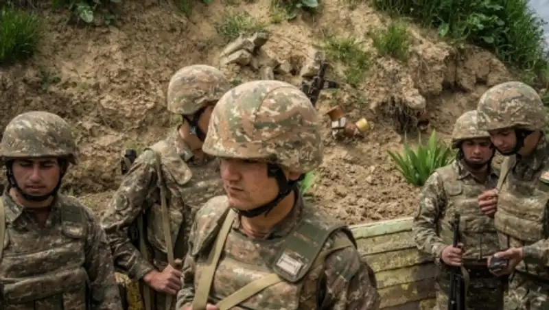 Азербайджан принял решение остановить все военные операции в Нагорном Карабахе