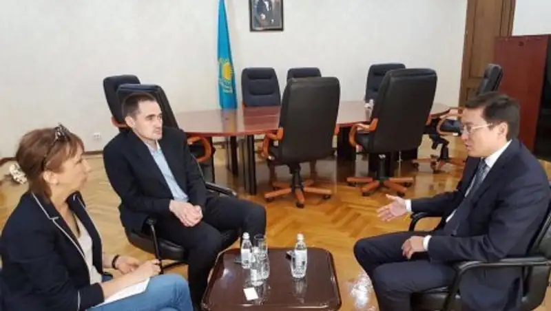 Данияр Акишев дал интервью Агентству Франс-Пресс