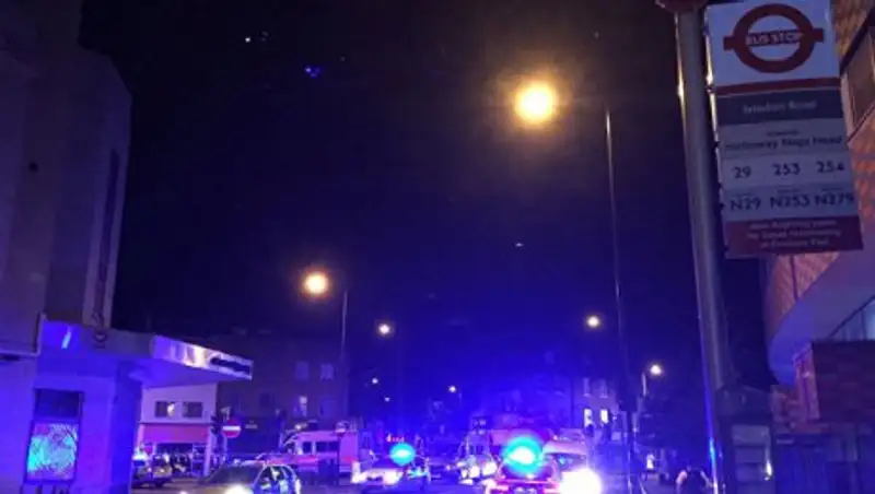 В Лондоне не менее десяти человек пострадали из-за ЧП с фургоном