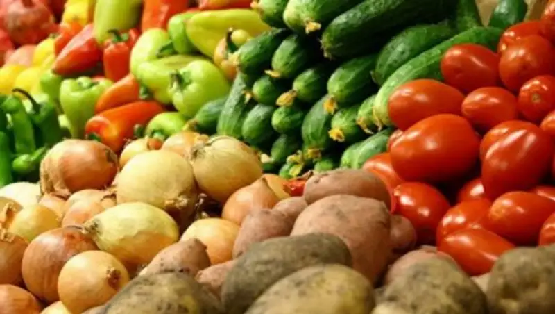 Помидоры и огурцы упали в цене на 27-28% за месяц