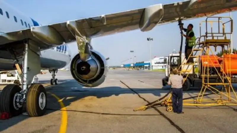 Цены на авиатопливо в Казахстане снизились почти на 20-30%