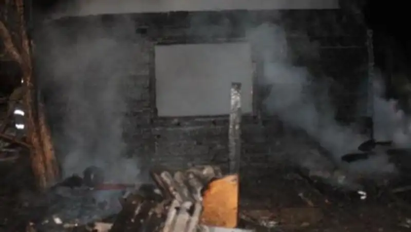 Ребенка и женщину спасла соседка из горящего дома в Усть-Каменогорске