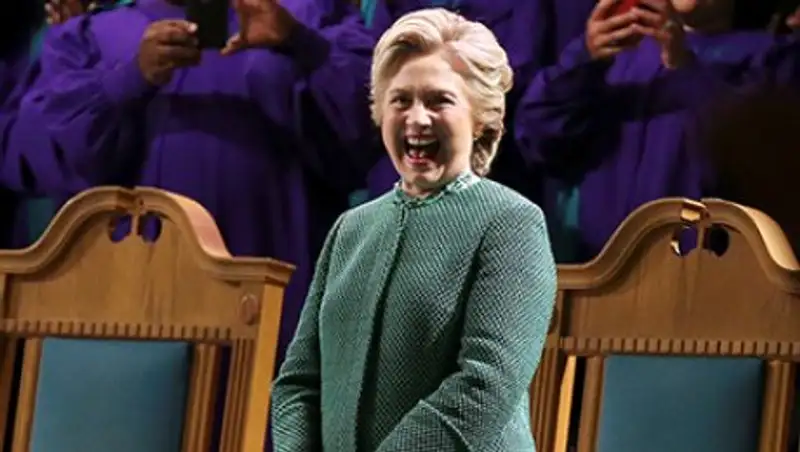 Хиллари Клинтон понадобилось пять помощников для изобретения шутки