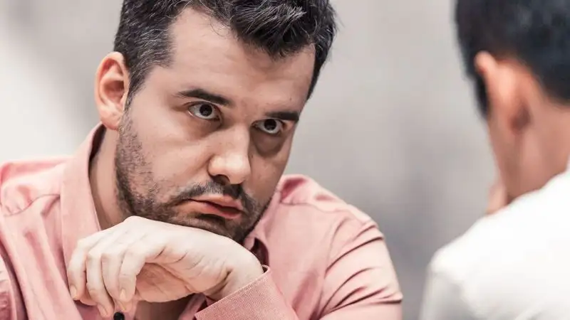 Ян Непомнящий и Дин Лижэнь 11-ю партию матча за шахматную корону завершили вничью