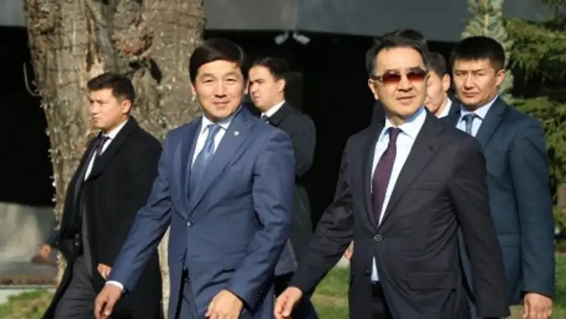 Как Сагинтаев прогулялся по обновленной улице Алматы