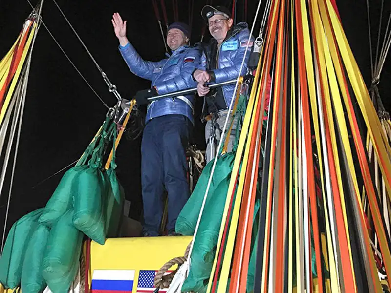 Пилоты воздушного шара , фото - Новости Zakon.kz от 30.01.2015 21:48