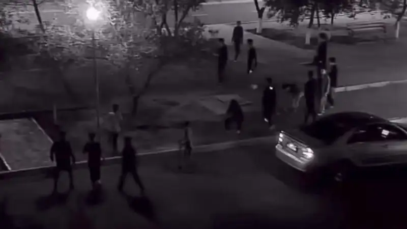 Подростки двух районов Актау устроили массовую драку