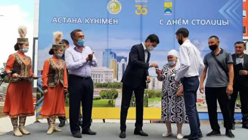 Ко Дню столицы в Уральске жители получили ключи от новых квартир