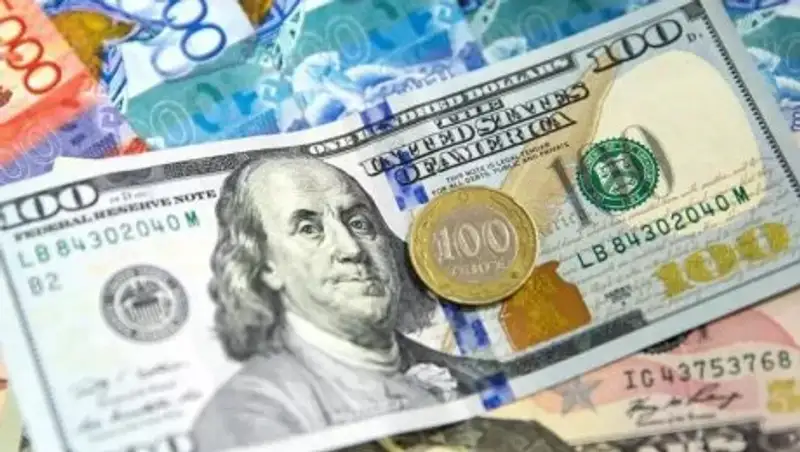 Доллар опять подрос на утренних торгах