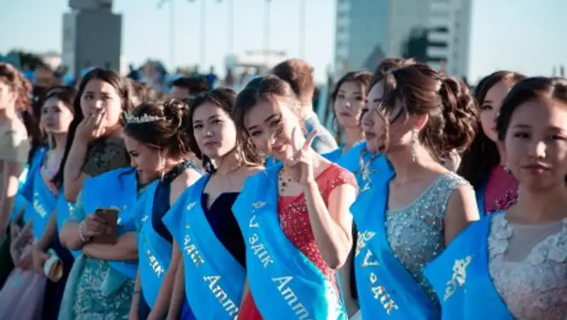 В Атырауской области 154 выпускника стали обладателями знака отличия "Алтын белгі"