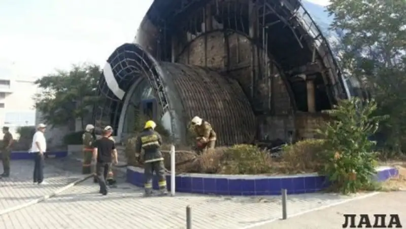 ДЧС: Причиной пожара в развлекательном центре «Nautilus» в Актау стал поджог
