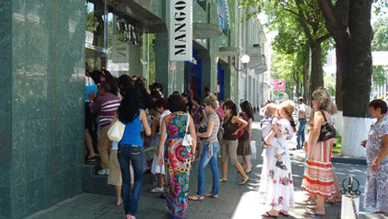 В Ташкенте объяснили показательное закрытие модных бутиков, фото - Новости Zakon.kz от 19.11.2013 03:12