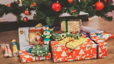 Какие подарки на Новый год покупают казахстанцы?, фото - Новости Zakon.kz от 26.12.2022 10:49