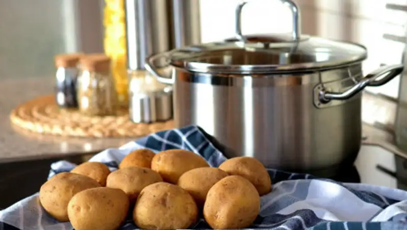 Шеф-повар учил готовить еду и чуть не сжег кухню