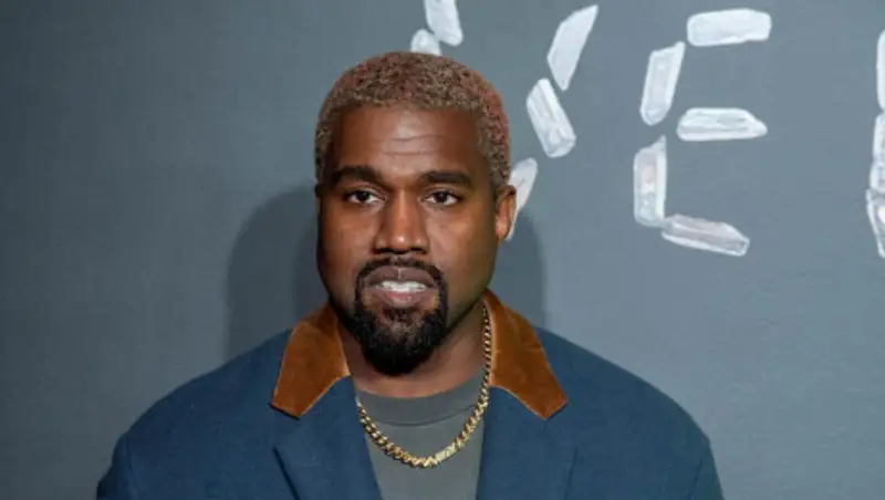 Канье Уэст вышел из президентской гонки в США