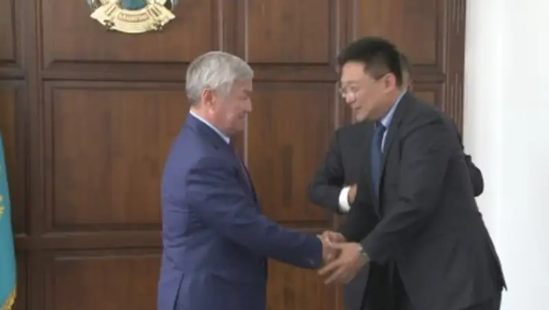 Сапарбаев провел встречу с президентом представительства компании «Sinopec Group» в Казахстане 