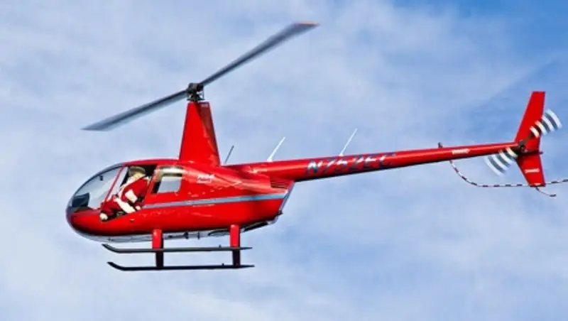 В Бразилии преступник в костюме Санта-Клауса угнал вертолет