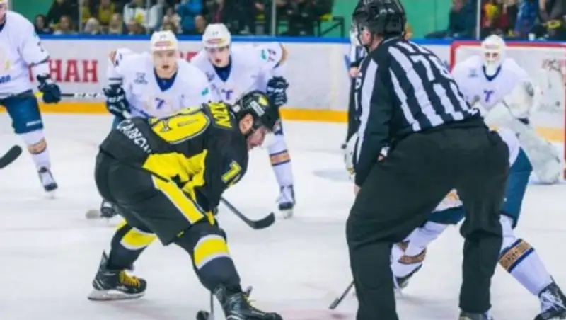 "Сарыарка" обыграла "Торпедо" в казахстанском дерби ВХЛ