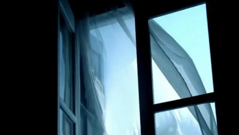 Годовалый ребенок выпал из окна и скончался в Туркестанской области