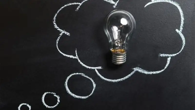 Учителя отказались вести занятия в школе из-за плесени