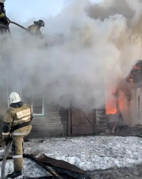 Дом, которому почти полтора века горел в Карагандинской области, фото - Новости Zakon.kz от 02.04.2023 17:45