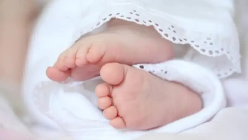 Казахстанка зарегистрировала рожденного в Швеции ребенка через суд