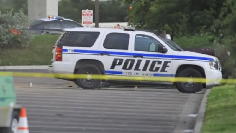 Полицейский в США спас мужчину от наводнения и застрелил его