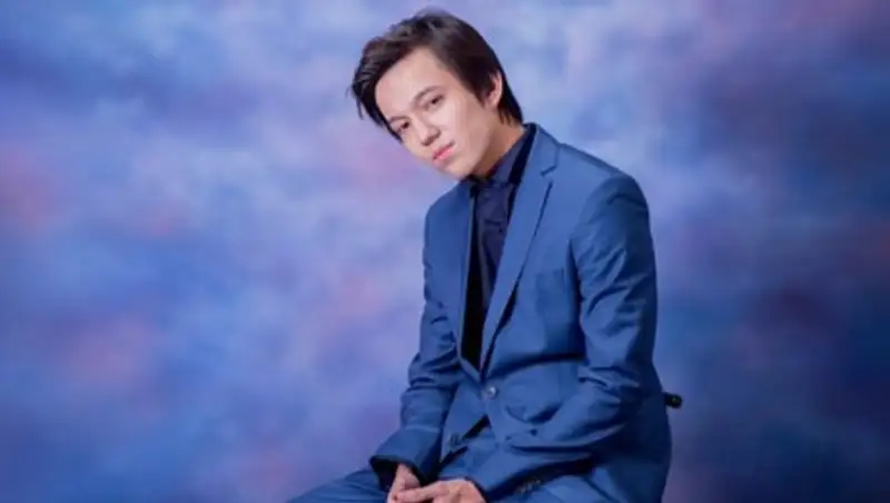 Димаш Кудайберген  откатился на 369 место в голосовании за лучшего певца всех времен