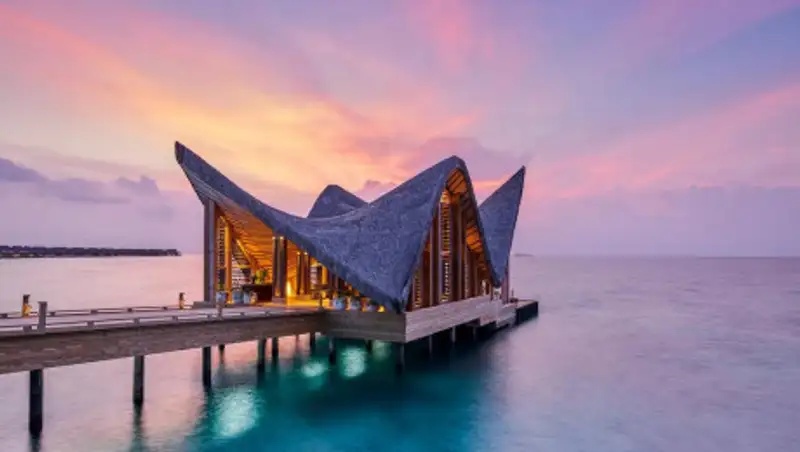 Мальдивы открыли первый в мире курорт для коронавирусного карантина