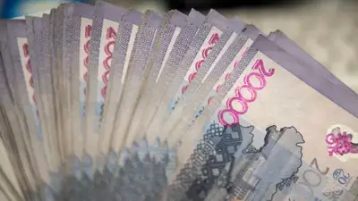 Депутат предложил повысить минимальную заработную плату до 200 тысяч тенге