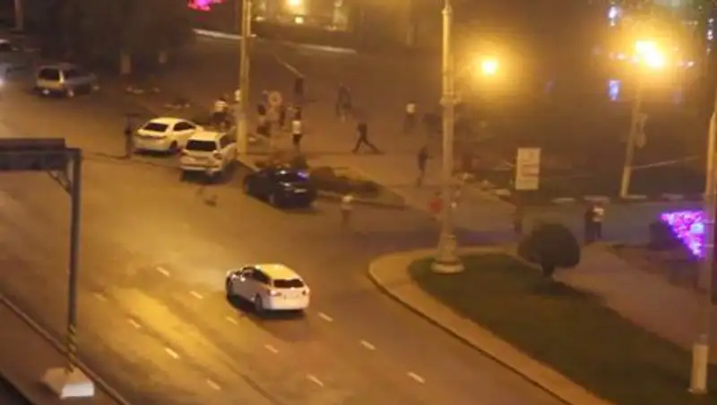 Причины потасовки между футбольными фанатами в Актобе выясняет полиция