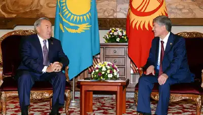 Нурсултан Назарбаев, Алмазбек Атамбаев 