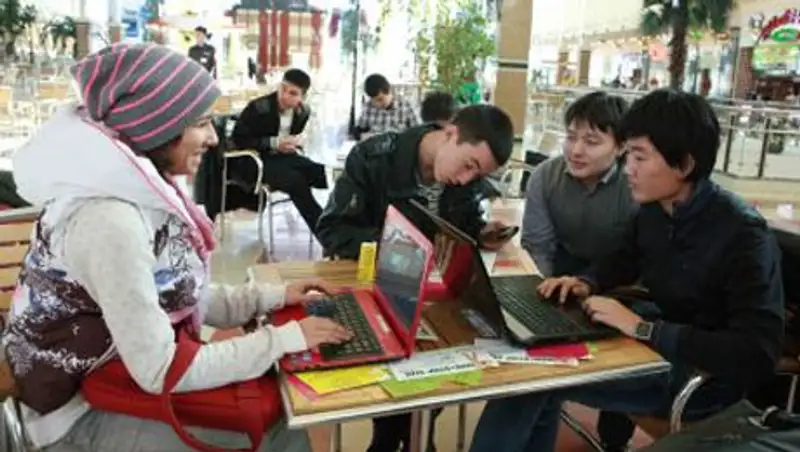 95 процентов подростков уходят в Интернет из-за одиночества в реальной жизни