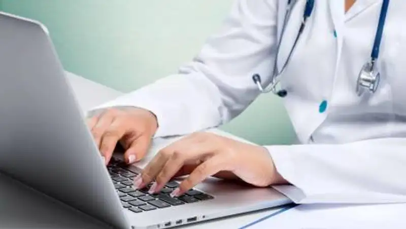 Казахстанцев возмутил пункт о размере зарплаты в "Паспорте здоровья"