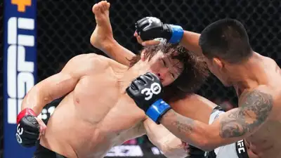 Проиграл Джошуа Вану на турнире UFC, фото - Новости Zakon.kz от 25.06.2023 00:44