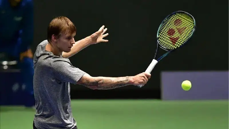 Александр Бублик завершил выступление на турнире ATP 500 в Астане