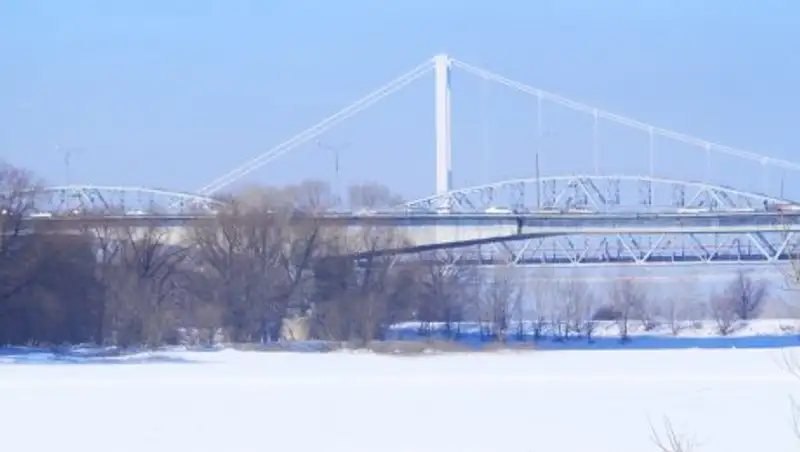 Спасатели Семея третий день ведут поиски провалившегося под лед мальчика