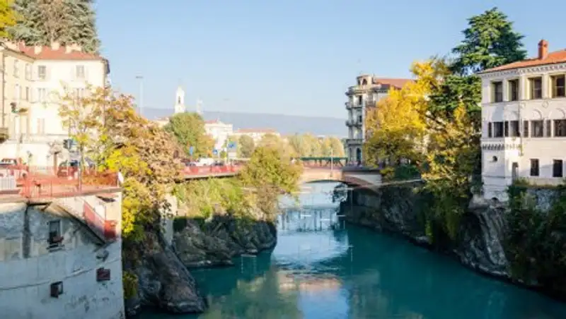 Ленивый итальянский почтальон накопил дома полтонны чужих писем