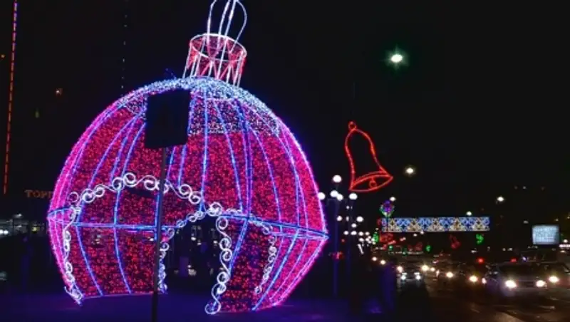 В Шымкенте выделенные на новогоднее оформление 80 млн тенге потратили на сирот