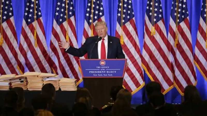 Опрос: рейтинг Трампа перед инаугурацией бьет антирекорды