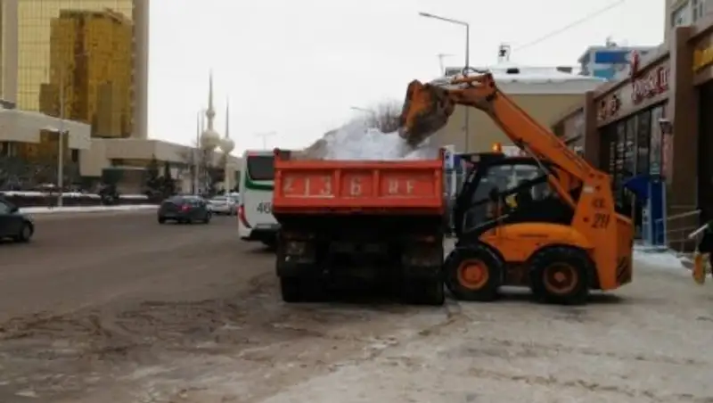 Как в столице борются с гололедом