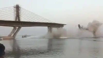 мост в Индии рухнул, фото - Новости Zakon.kz от 05.06.2023 12:45