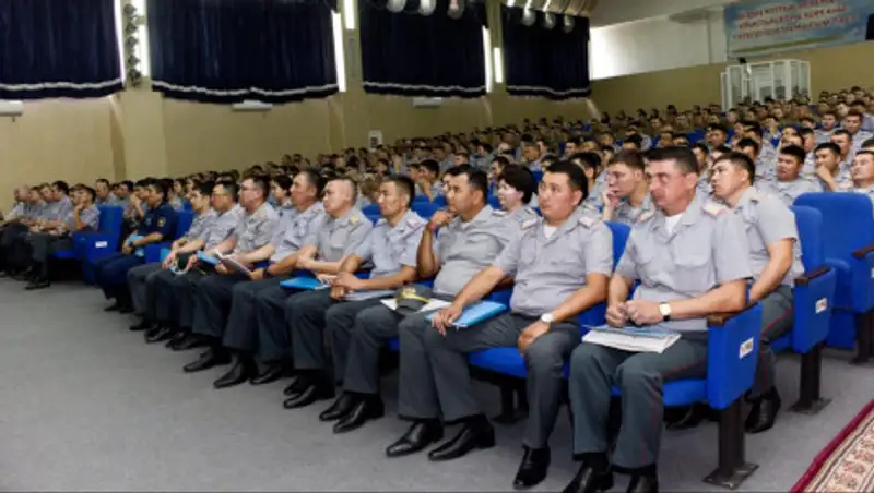 Алматинские военнослужащие и курсанты поддержали Послание Президента