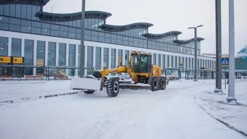 В аэропорту Нур-Султана задерживаются восемь рейсов