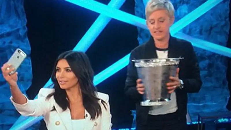 Ким Кардашьян приняла участие в «ледяном» флешмобе