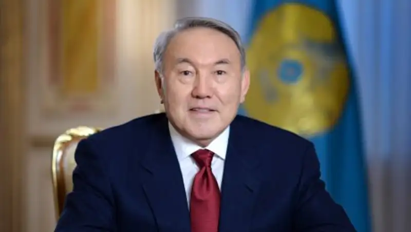 Нурсултан Назарбаев поздравил казахстанцев с Днем благодарности